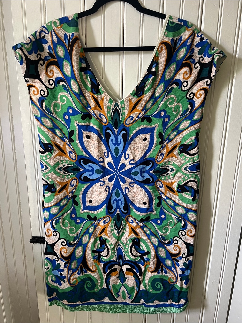 Vibrant Kaleidoscope Print V-Neck Tunic Dress